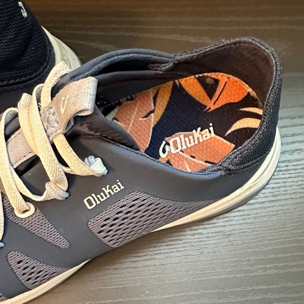 Olukai Women’s Blue and White Comfort Athletic Shoes Size 7 - Picture 3 of 7